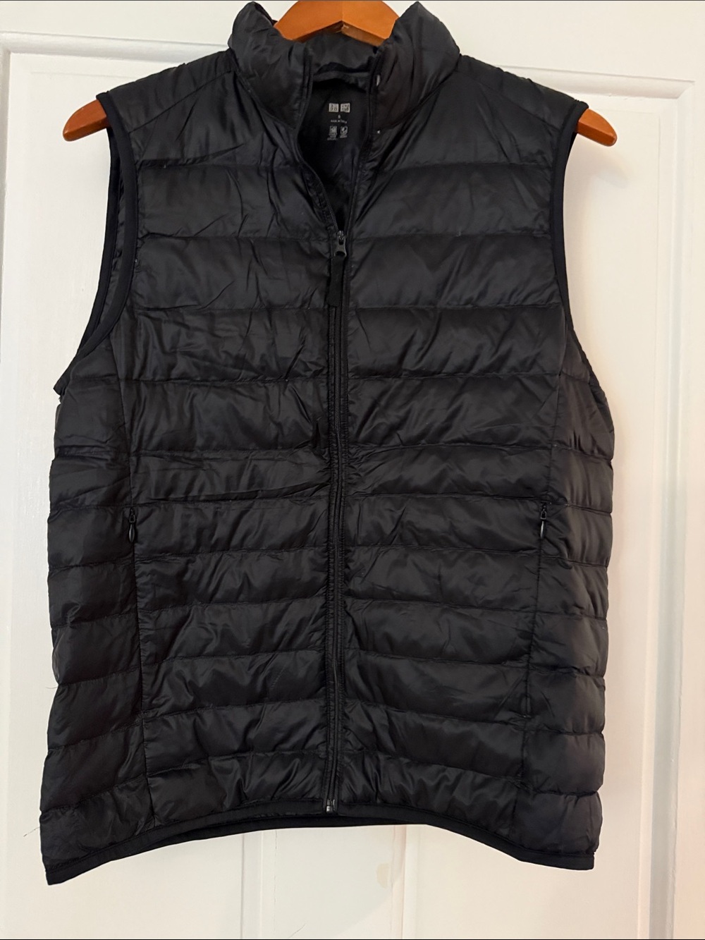 Uniqlo down vest small black